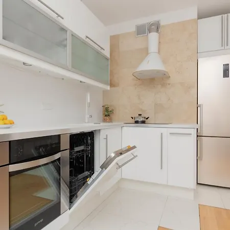 Fort Bema With Parking By Renters *